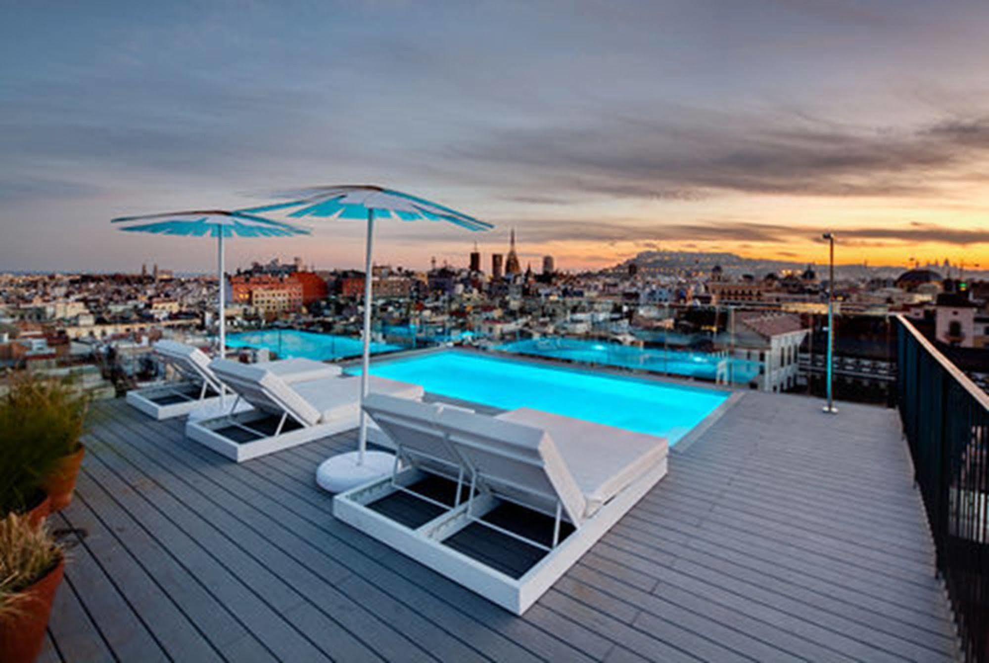 Yurbban Trafalgar Hotel Barcelona Exterior photo