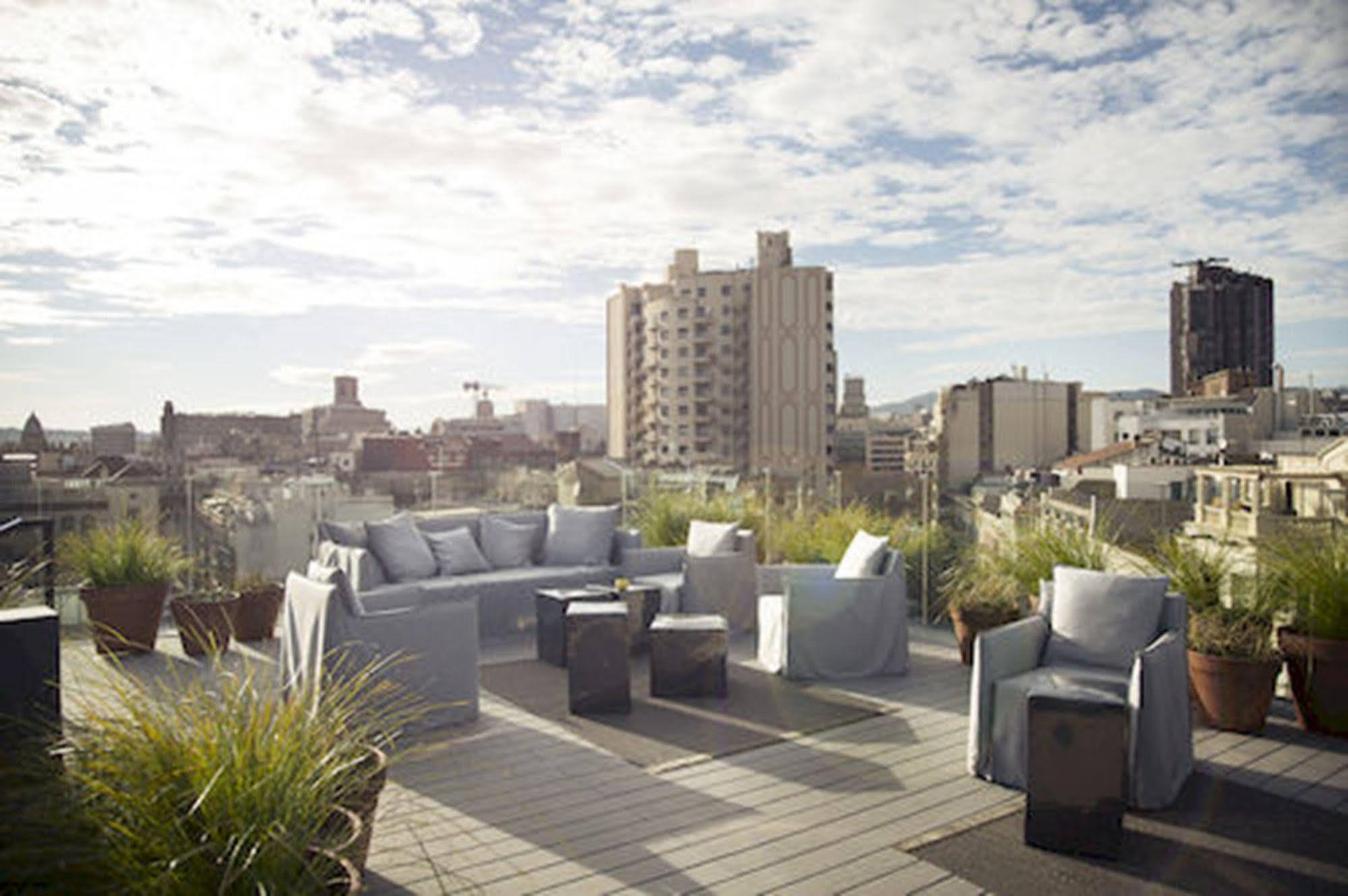 Yurbban Trafalgar Hotel Barcelona Exterior photo